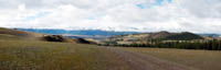 Vue sur le massif de l'Aktru de la vallée Kourai.