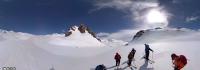 Le lac gelé du Chatelard en dessous du col du Chardonnet à 2300 m