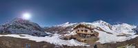 Le refuge d'Avérole au printemps, 2229 m