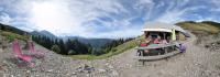 Small break at the refuge of the Pierre Carre, going up to Petit Charnier