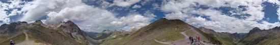 Au col de la Ponsonnière dans le massif des Cerces, 2613 m