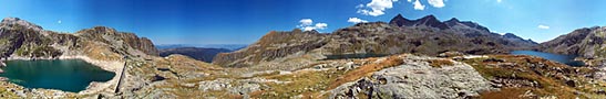 Au dessus du refuge et des Lac des sept Laux