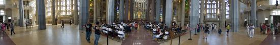 Nef centrale de la Sagrada Familia