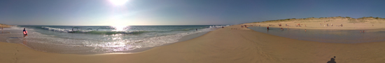 La plage des Bourdaines en journée