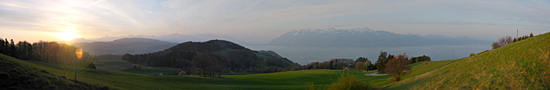 Lever de soleil printanier sur les Monts de Lavaux